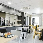 Hotel B&B Hotel Hyeres 2*