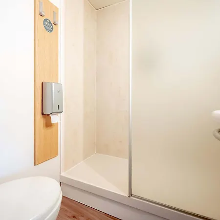 Отель B&B Hotel Hyeres 2*