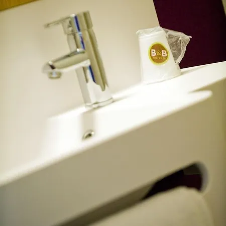 B&B Hotel Hyeres 2*