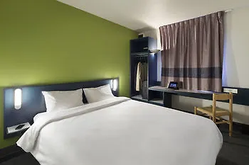 Отель B&B Hotel Hyeres 2*
