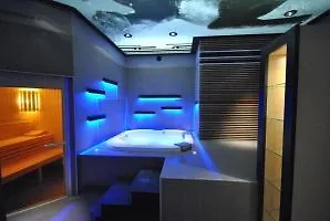 Отель B&B Hotel Hyeres 2*