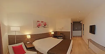 B&B Hôtel Hyeres 2*