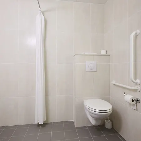 B&B Hotel Hyeres 2* Йер
