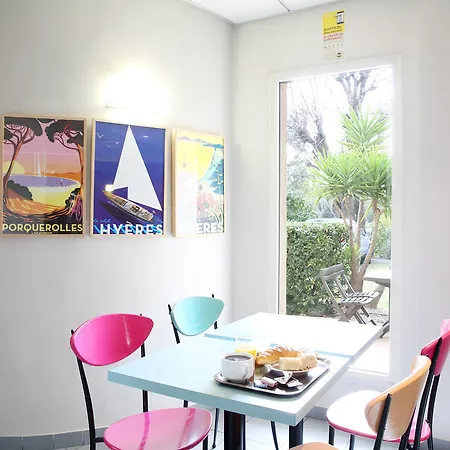 B&B Hotel Hyeres Отель 2*