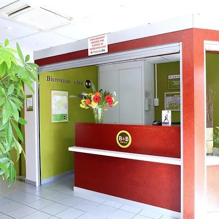 B&B Hotel Hyeres Отель Йер