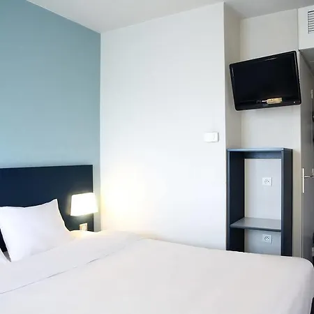 Отель B&B Hotel Hyeres Йер
