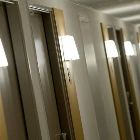 B&B Hotel Hyeres 2* Йер