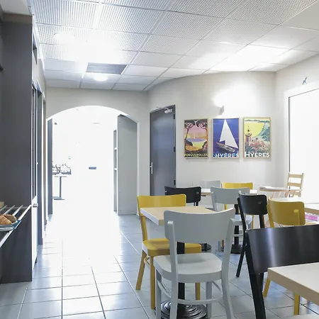 B&B Hotel Hyeres 2* Йер