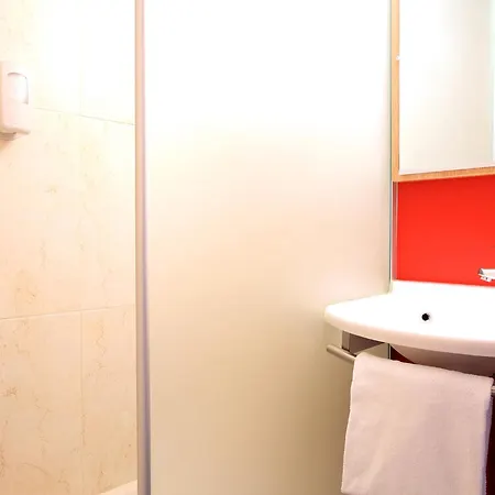 B&B Hotel Hyeres Отель