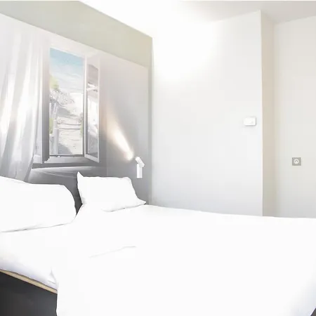 B&B Hotel Hyeres Отель