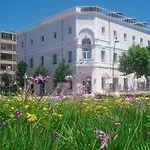 מלון B&B Hotel Hyeres הייר