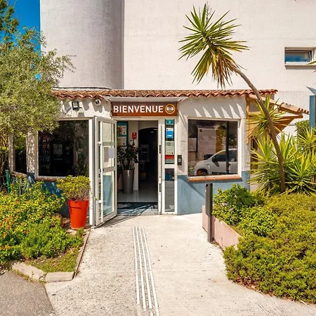 B&B Hotel Hyeres Отель 2*