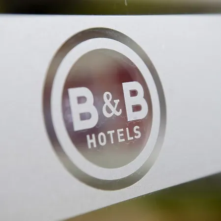 B&B Hôtel Hyeres 2*