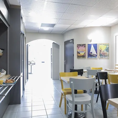 B&B Hotel Hyeres فندق 2*