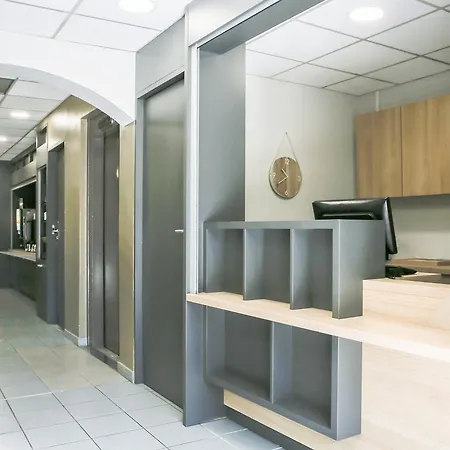 Отель B&B Hotel Hyeres 2*