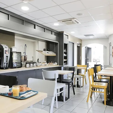 B&B Hotel Hyeres Йер
