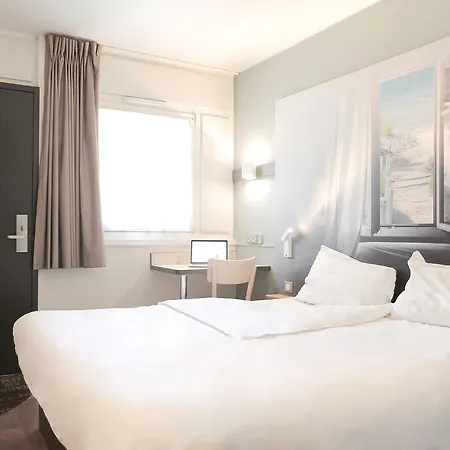 Отель B&B Hotel Hyeres Йер