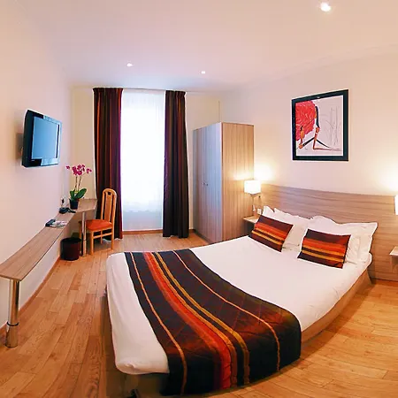 Отель B&B Hotel Hyeres Йер