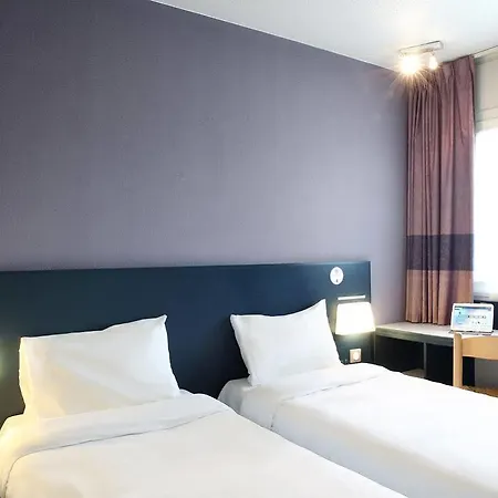 B&B HOTEL Hyères 2*