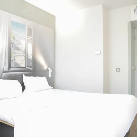 B&B Hôtel Hyeres Hotel
