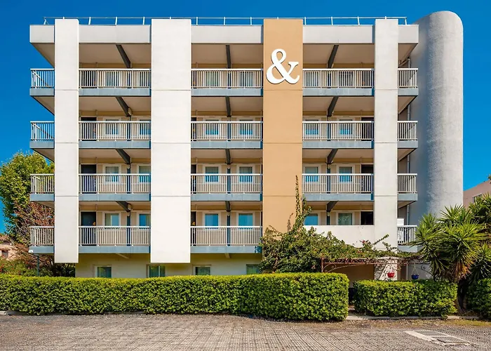 B&B Hotel Hyeres