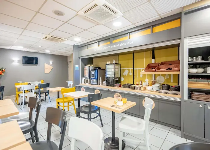 B&B Hotel Hyeres فندق