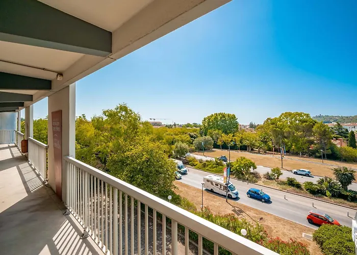 فندق B&B Hotel Hyeres