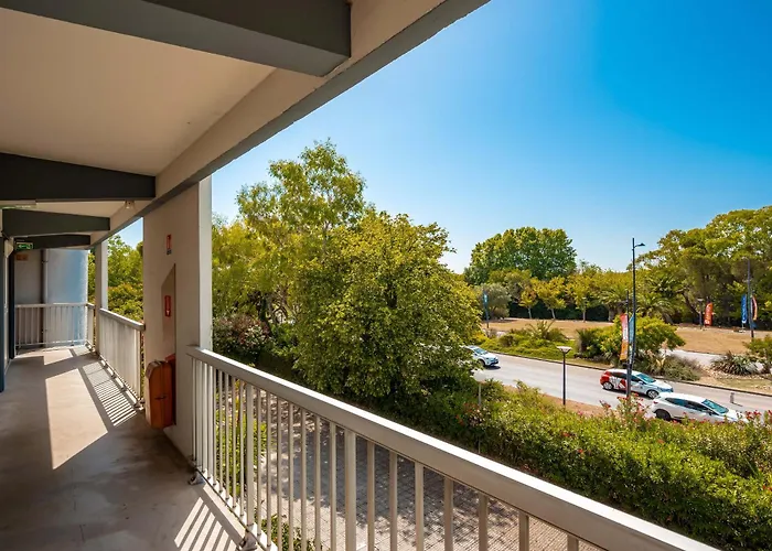 B&B Hotel Hyeres Hotel 2*