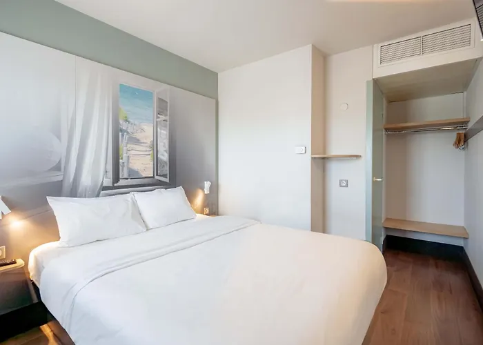 B&B Hotel Hyeres فندق Hyères