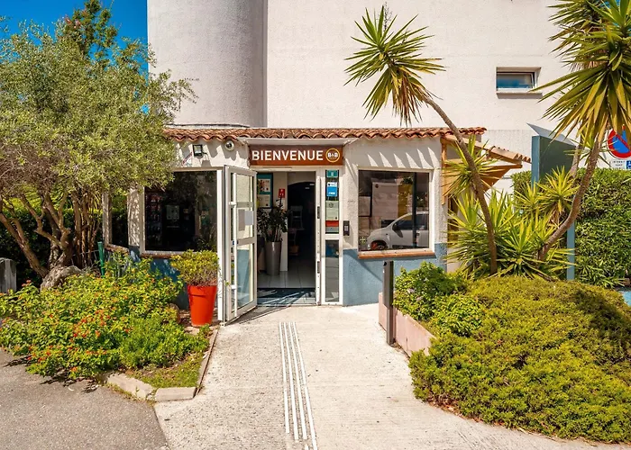B&B Hotel Hyeres فندق 2*
