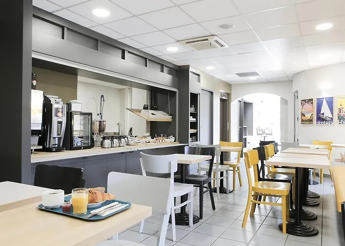 B&B Hotel Hyeres Hyères