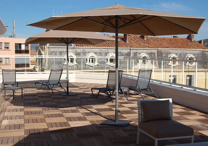 B&B Hotel Hyeres فندق