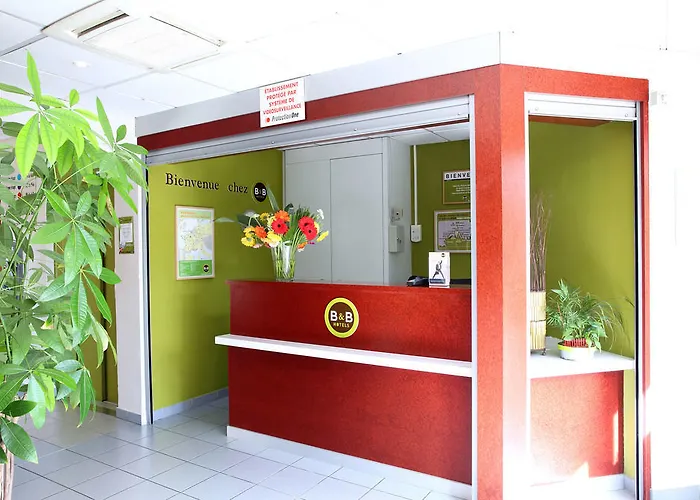 B&B Hotel Hyeres فندق