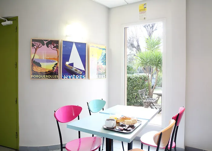 B&B Hotel Hyeres فندق 2*