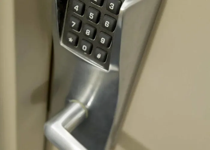 B&B Hotel Hyeres Hotel 2*