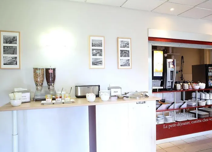 B&B Hotel Hyeres فندق Hyères
