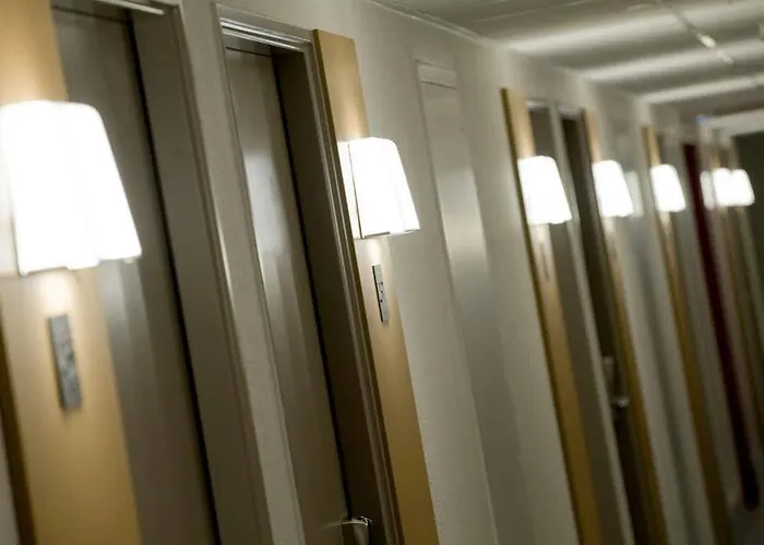 B&B Hotel Hyeres 2* Hyères