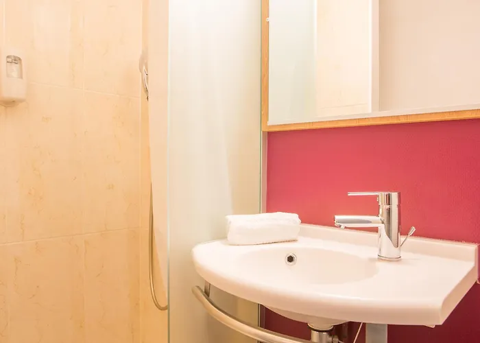 B&B Hotel Hyeres Hyères