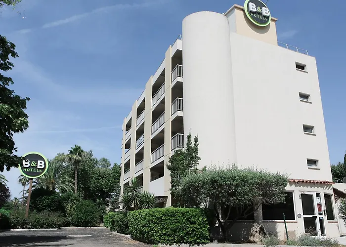 B&B Hotel Hyeres فندق 2*