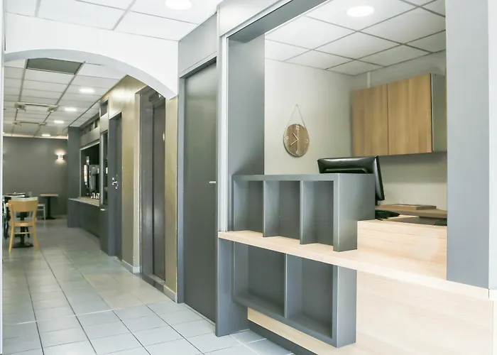 B&B Hotel Hyeres Hotel 2*