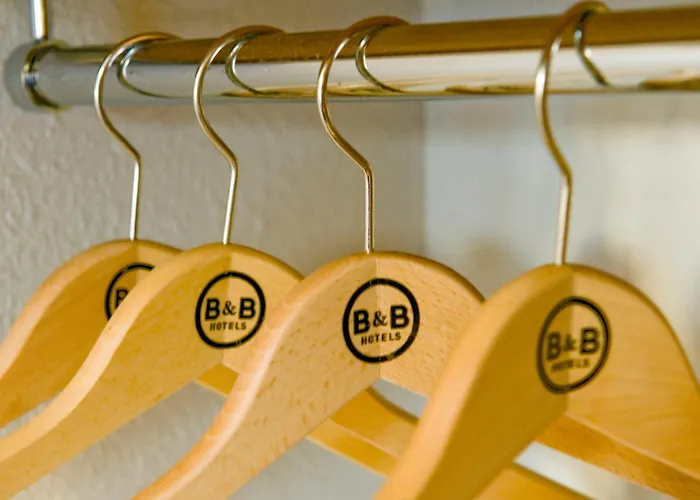 B&B Hotel Hyeres فندق