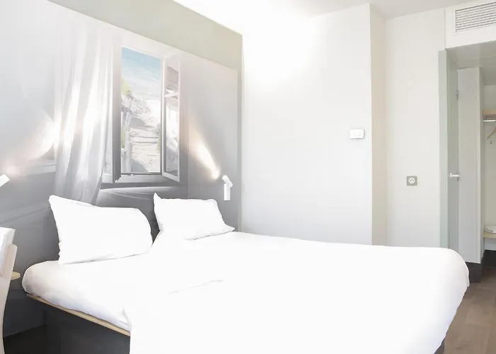B&B Hotel Hyeres فندق